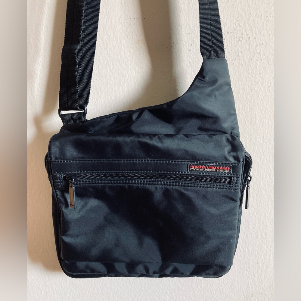 HEDGREN - UNISEX CROSSBODY BAG - Black - Brand New Condition! Water-Repellent!